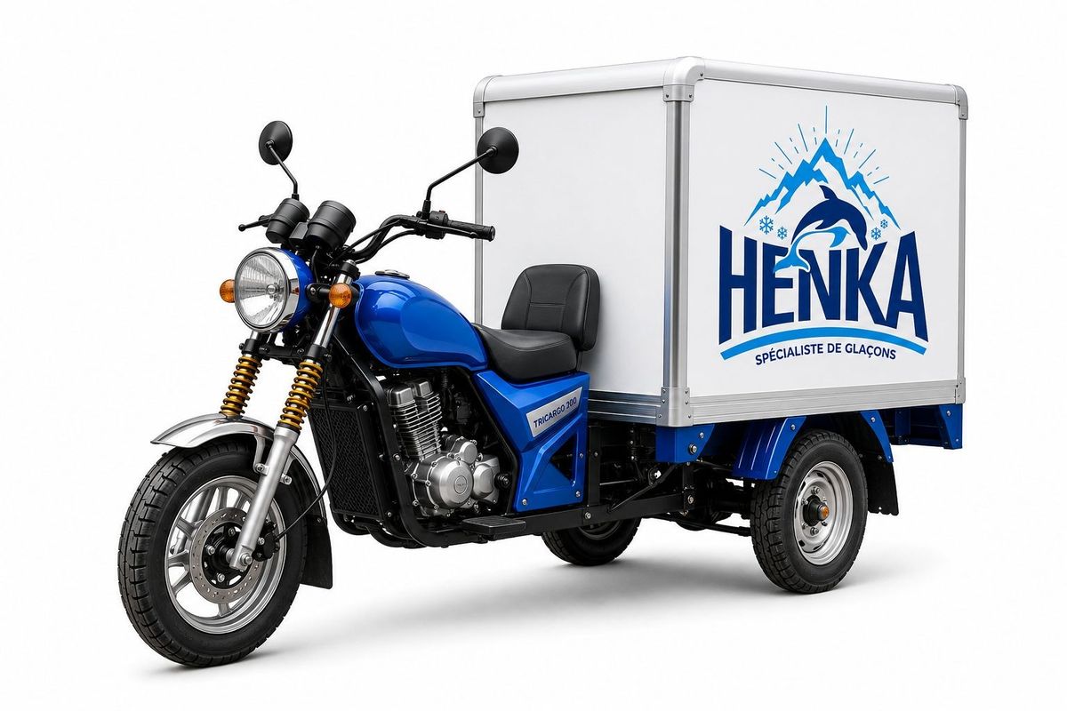 Tricycle frigorifique HENKA livrant des glaçons